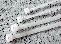 Стяжка нейлоновая неоткрывающаяся, безгалогенная (halogen free), 300x3.6мм (100 шт). Hyperline GT-30